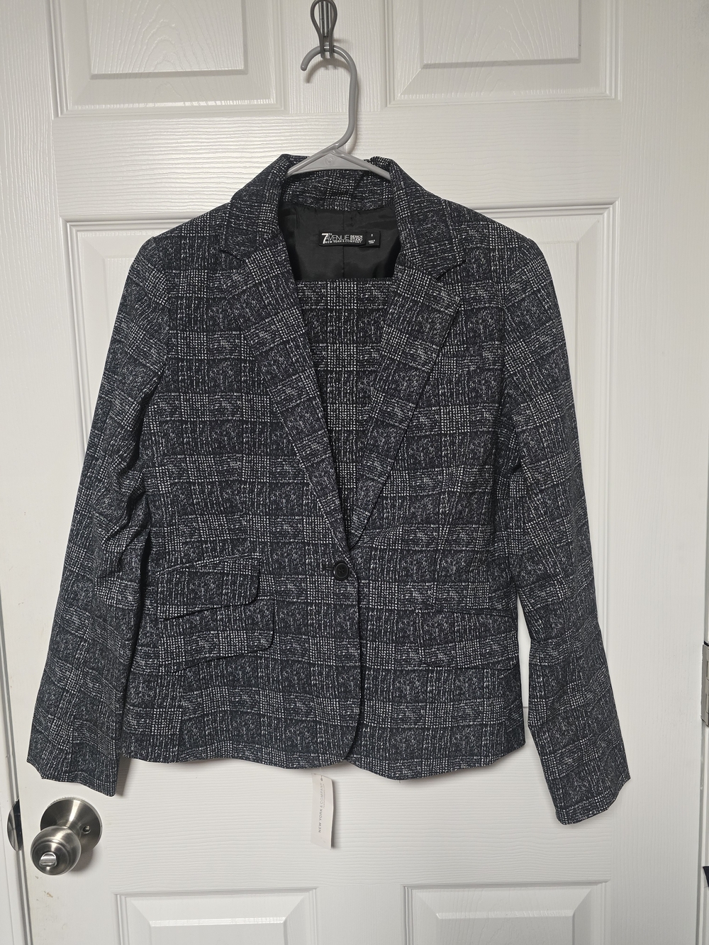 New YORK and CO Navy Plaid Textured Blazer